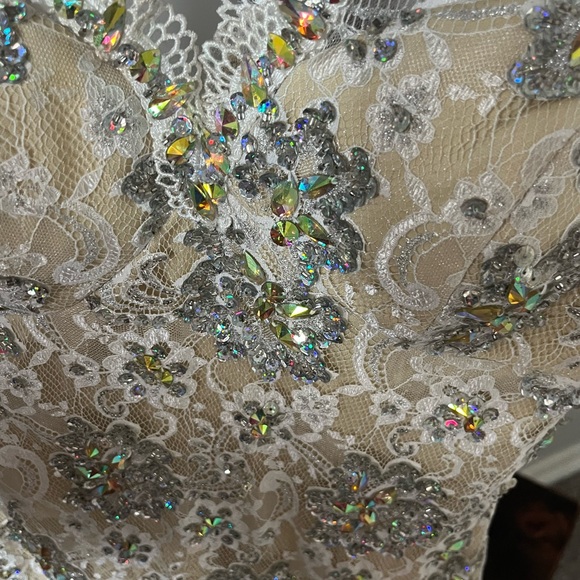 Lace with sequin detail cocktail dress - Picture 3 of 4